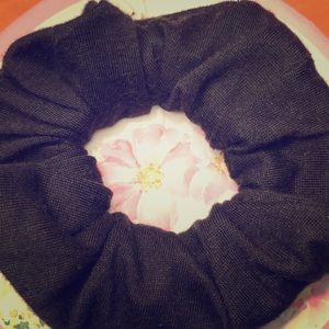 Black Scrunchie!